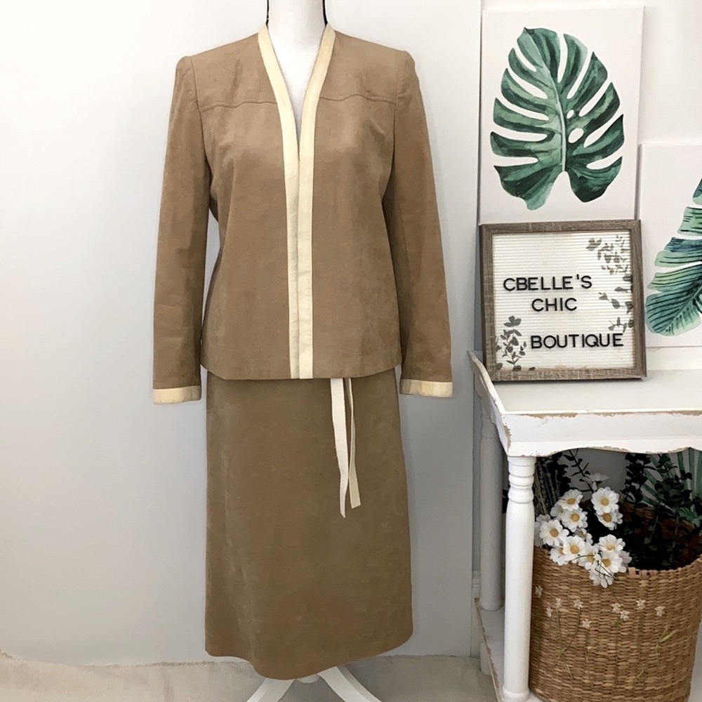 VTG 1960s Abe Schrader for Saks Fifth Avenue Tan Suede Skirt Suit Set Sz 8